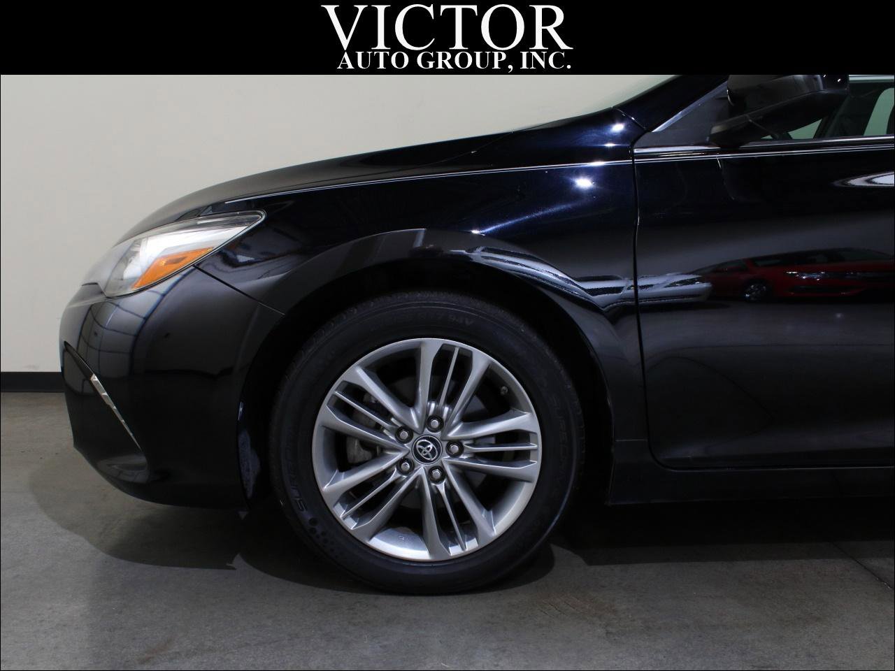 Used 2017 Toyota Camry SE image 6