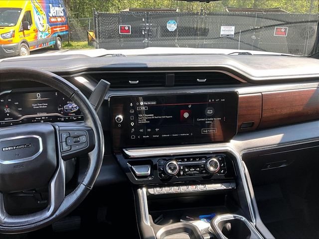 Used 2024 GMC Sierra 2500 Denali Ultimate AWD/4WD image 6