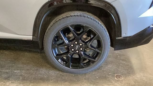 Used 2024 Chevrolet Traverse RS w/ LPO, Floor Liner Package AWD/4WD image 7