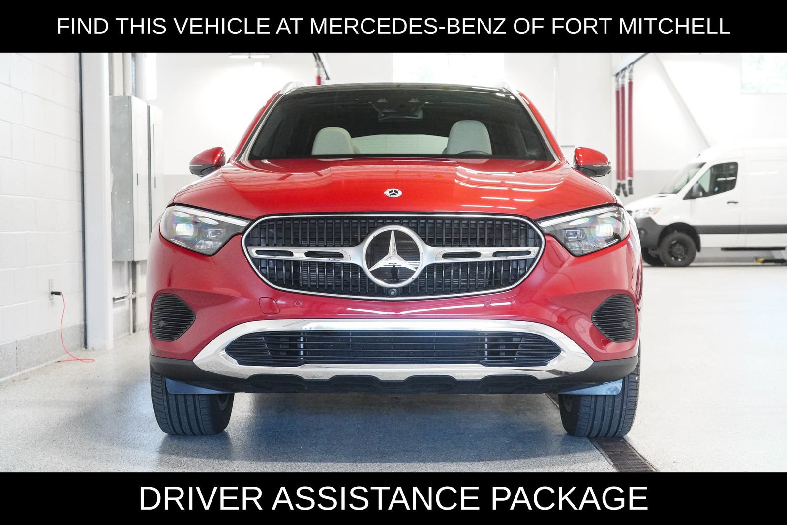 Used 2024 Mercedes-Benz GLC 300 4MATIC image 2