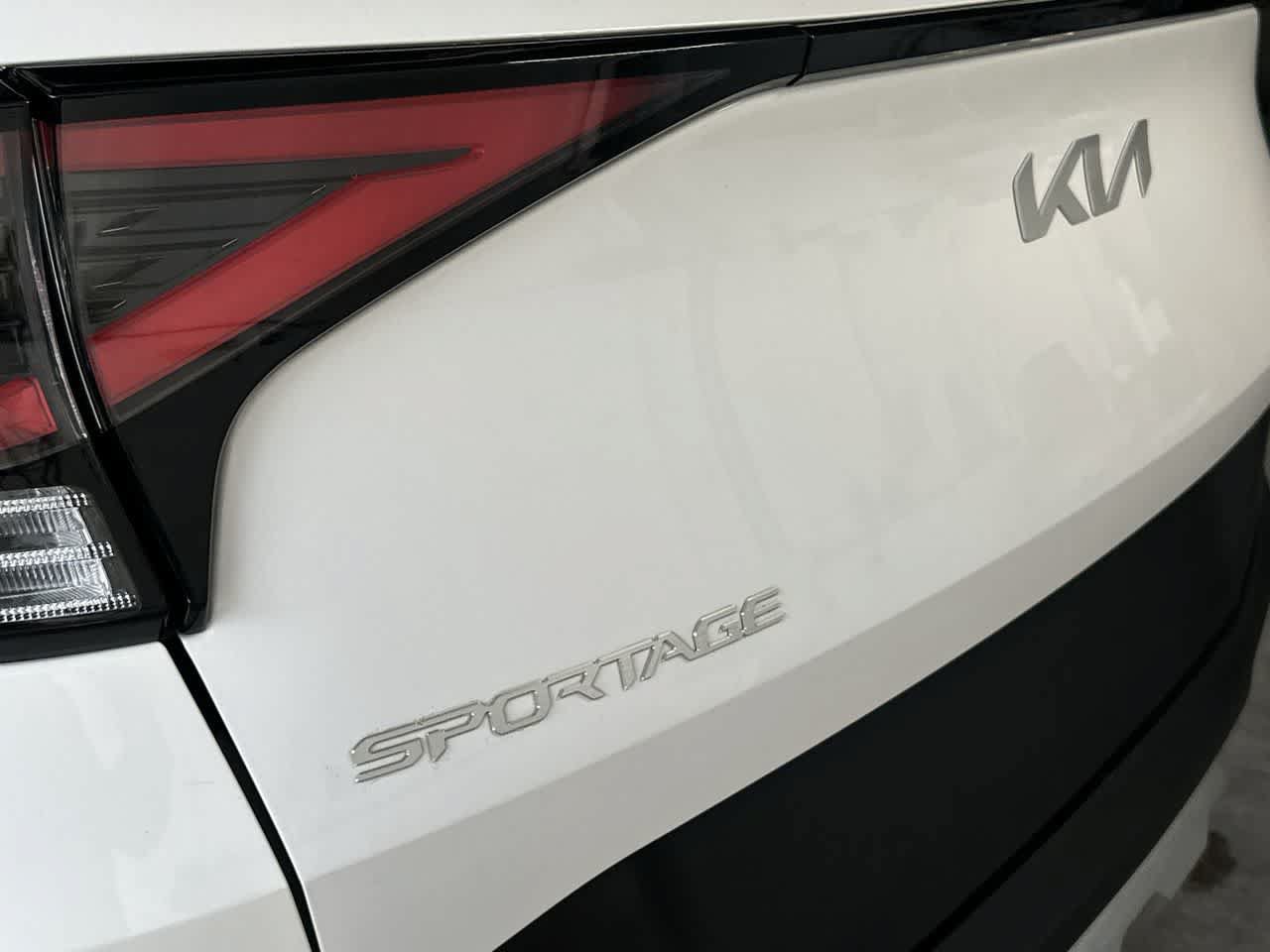 Used 2024 Kia Sportage EX FWD image 10