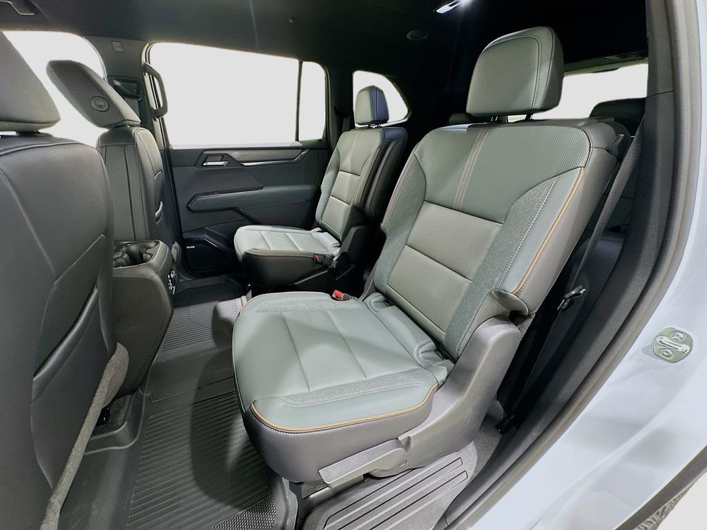 New 2026 GMC Acadia AT4 w/ Luxury Package image 25