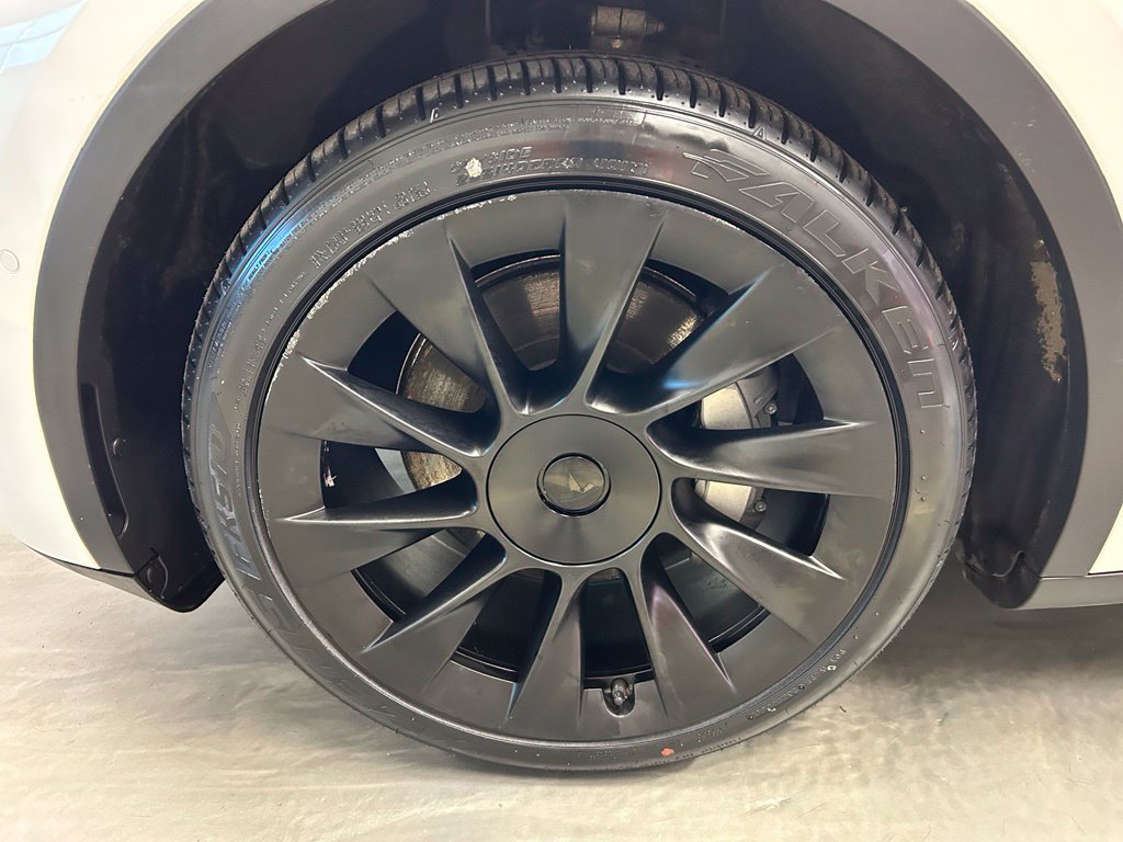Used 2021 Tesla Model Y Long Range AWD/4WD image 27