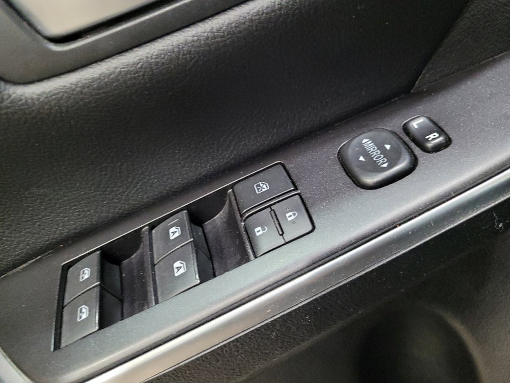 Used 2016 Toyota Camry SE w/ Moonroof Package FWD image 27