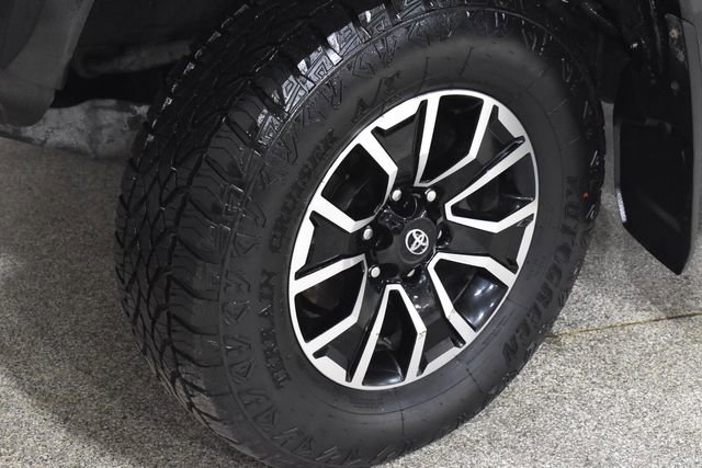 Used 2020 Toyota Tacoma TRD Sport image 12