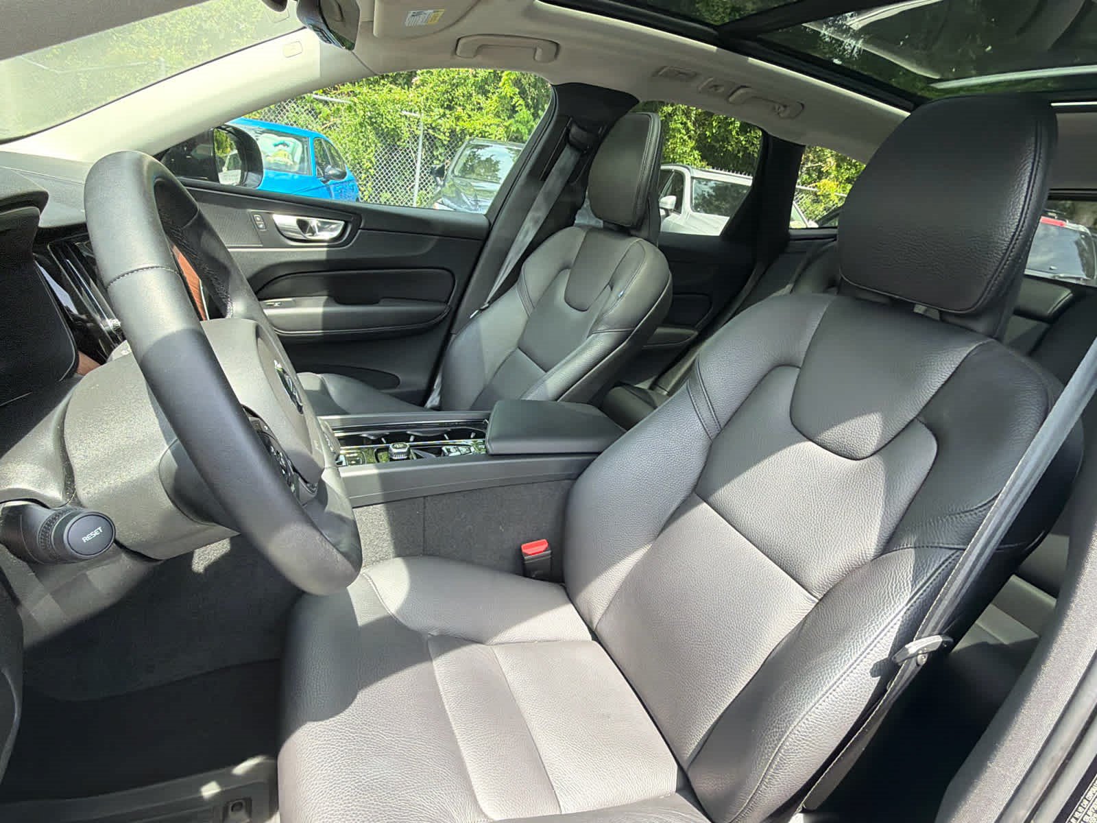 Used 2024 Volvo XC60 B5 Plus w/ Protection Package Premier AWD/4WD image 26