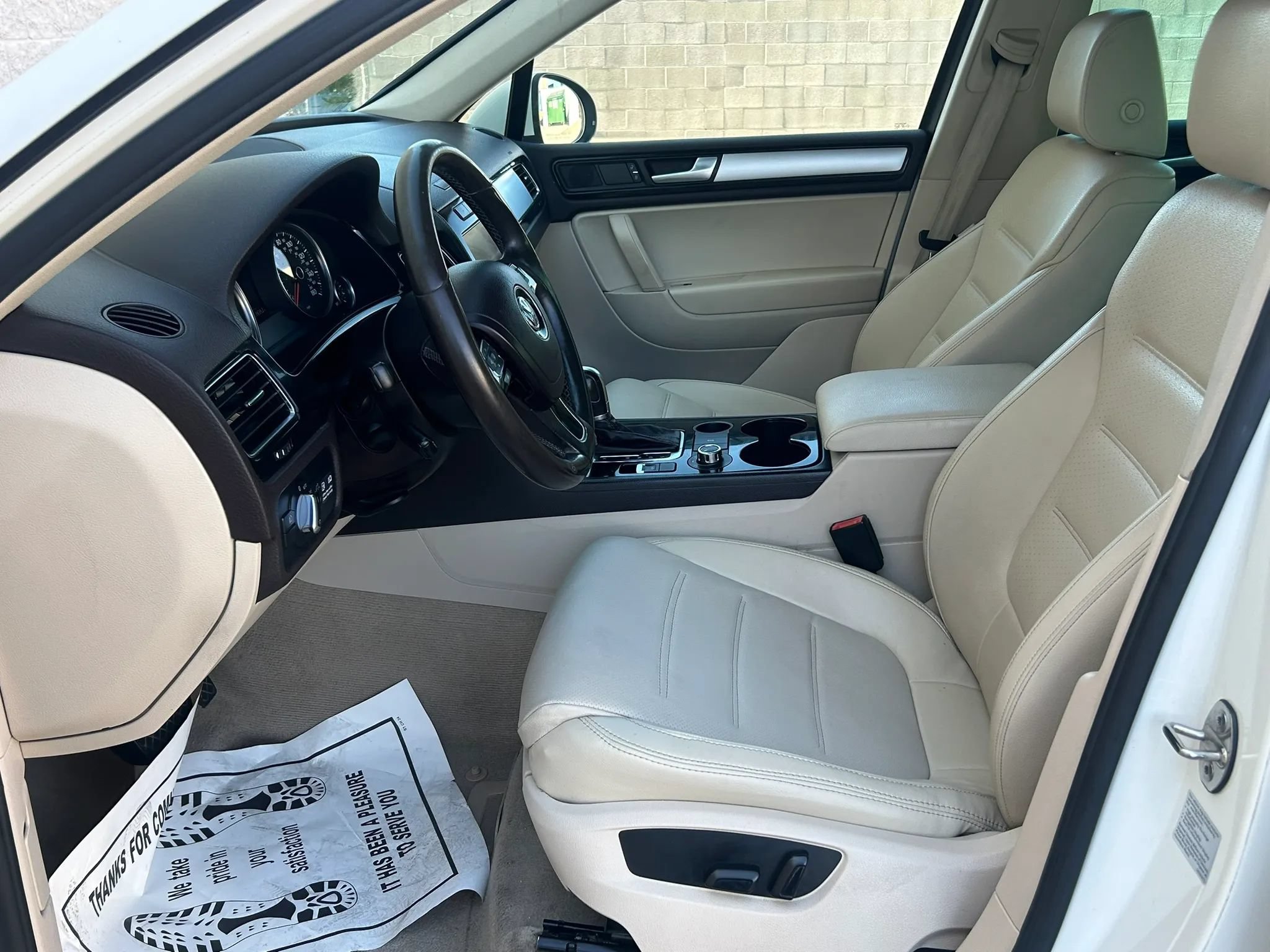 Used 2012 Volkswagen Touareg TDI AWD/4WD image 7