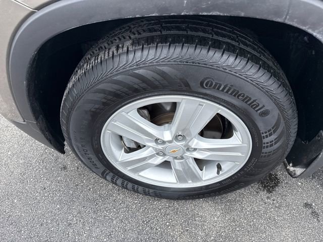 Used 2020 Chevrolet Trax LS w/ Tint and Cruise Package image 37