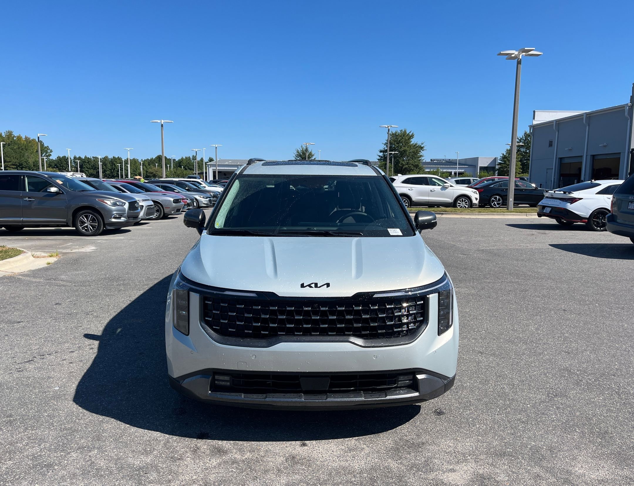 New 2026 Kia Carnival SX w/ SX Dark Edition Package image 2