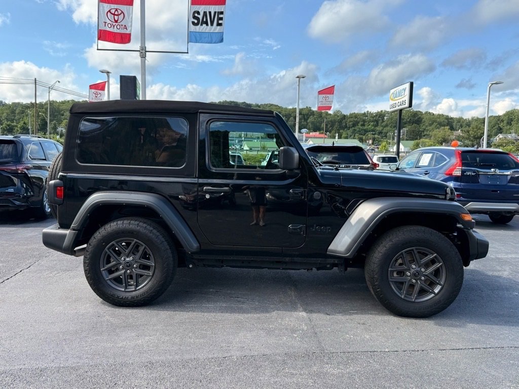 Used 2024 Jeep Wrangler Sport S image 3