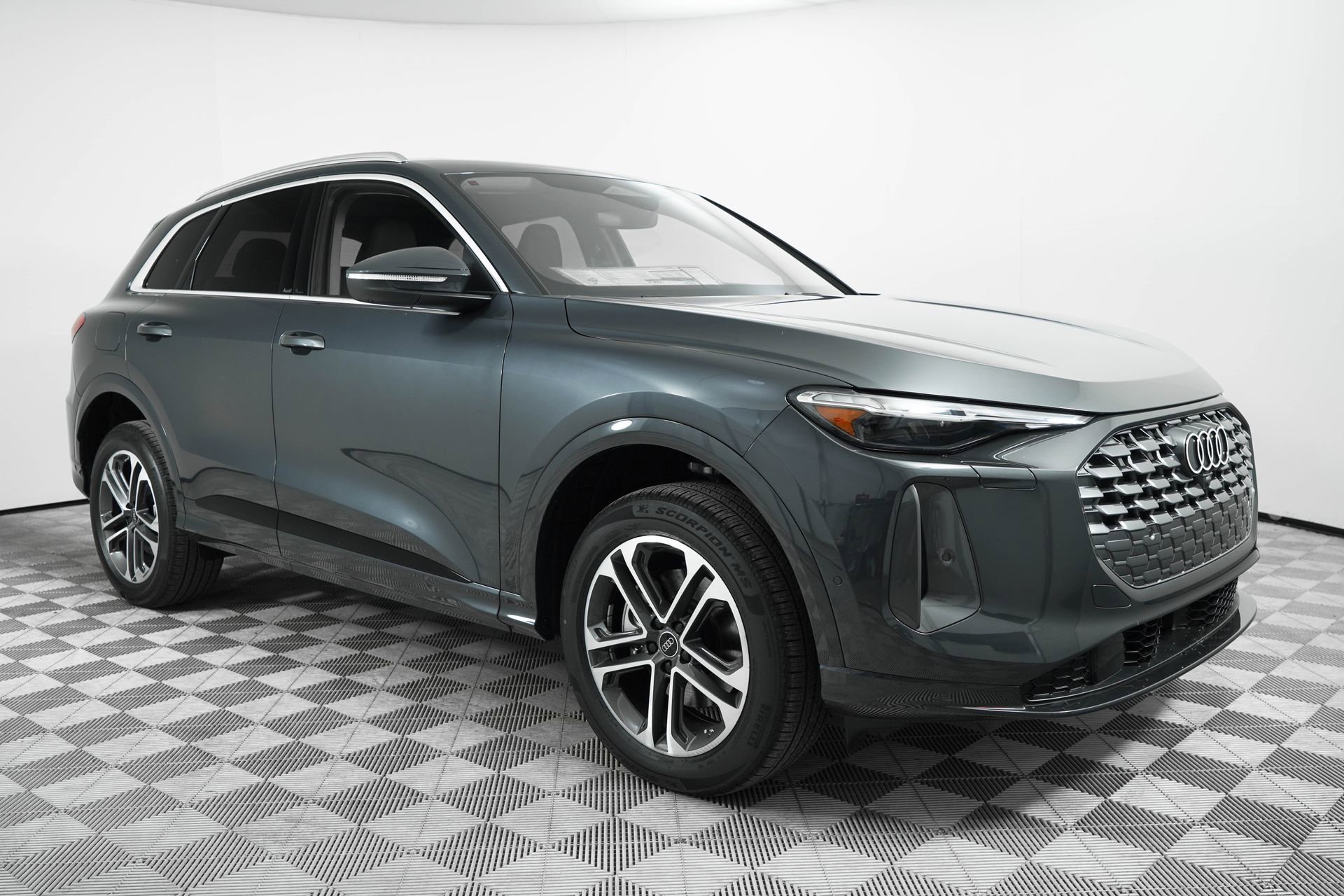 New 2025 Audi Q5 Premium Plus