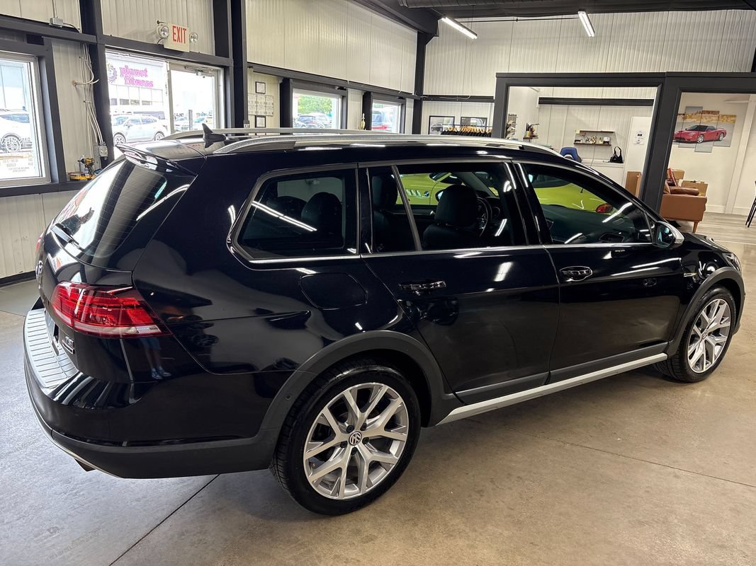 Used 2018 Volkswagen Golf Alltrack SEL AWD/4WD image 10
