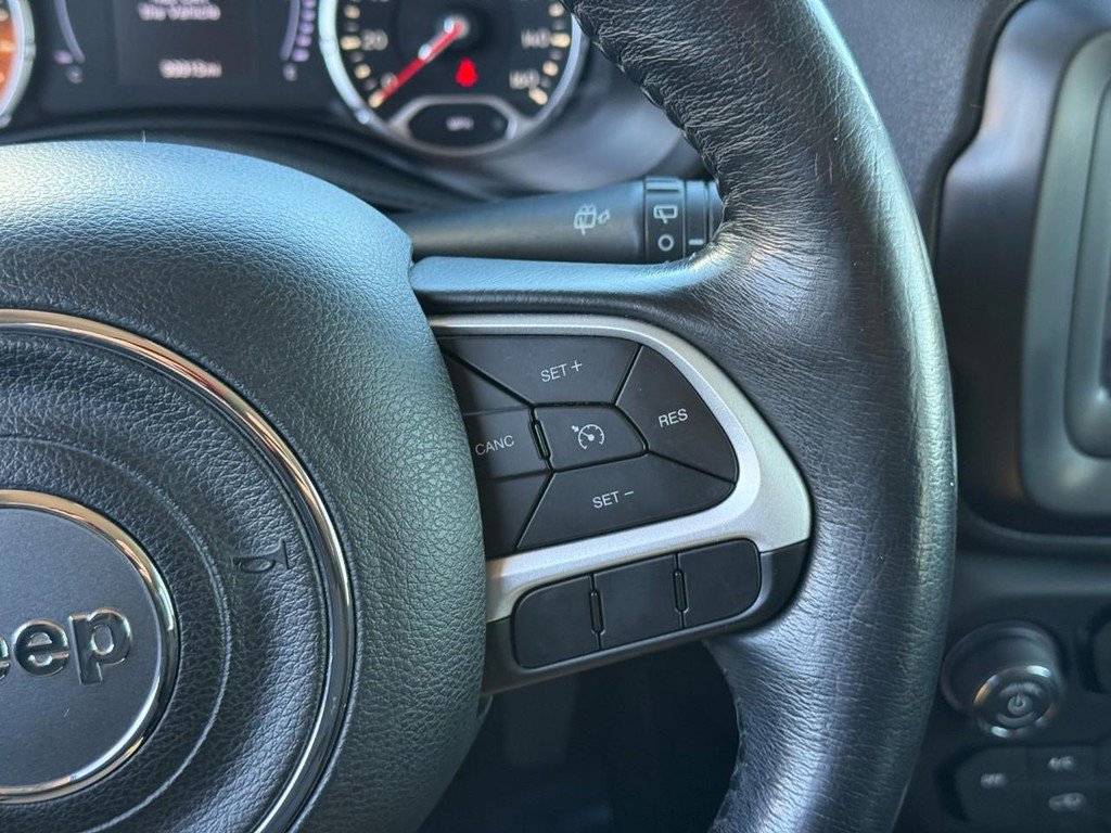 Used 2018 Jeep Renegade Latitude w/ Cold Weather Group AWD/4WD image 24