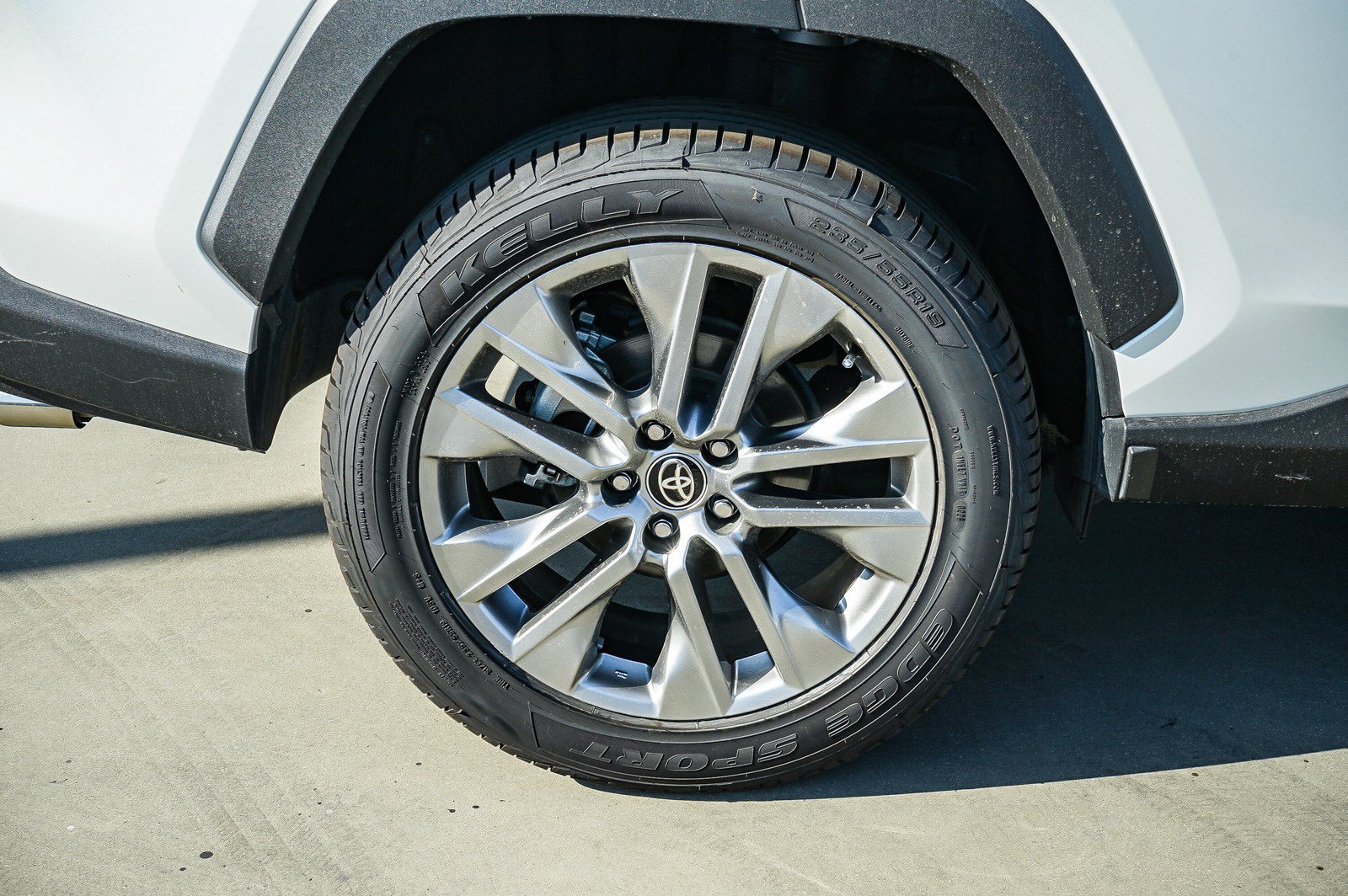 Used 2025 Toyota RAV4 Limited w/ Advanced Technology Package FWD image 9