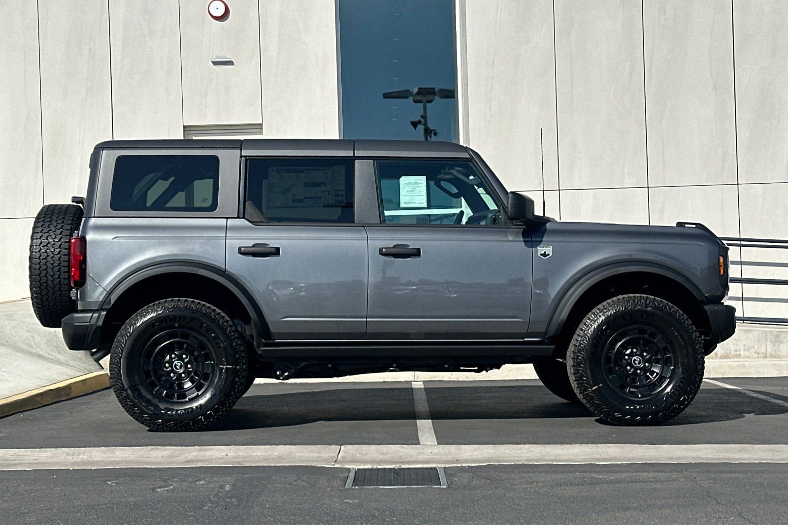New 2026 Ford Bronco Big Bend w/ Black Diamond Package image 2