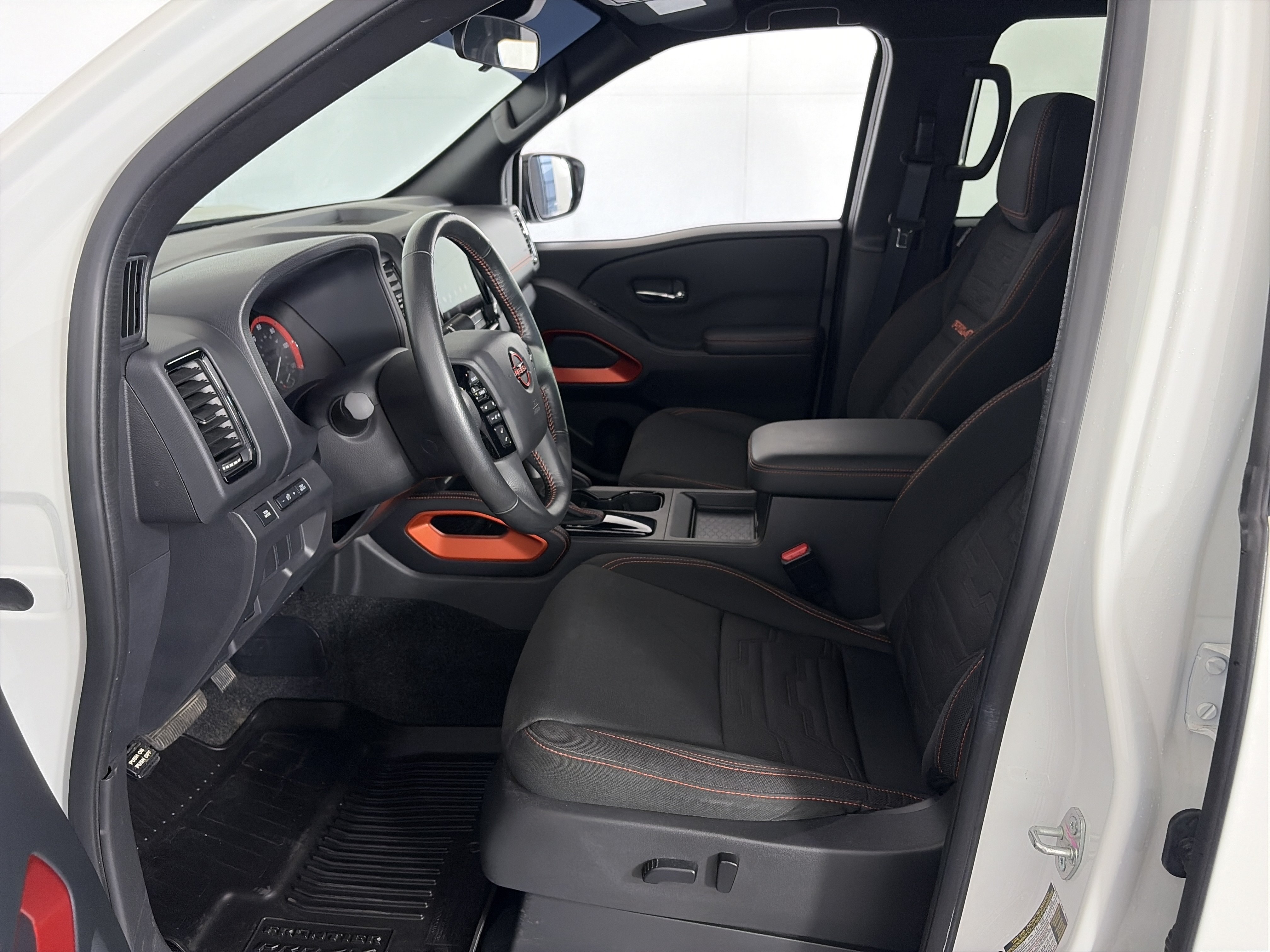 Certified 2023 Nissan Frontier PRO-4X w/ Tow Package AWD/4WD image 6