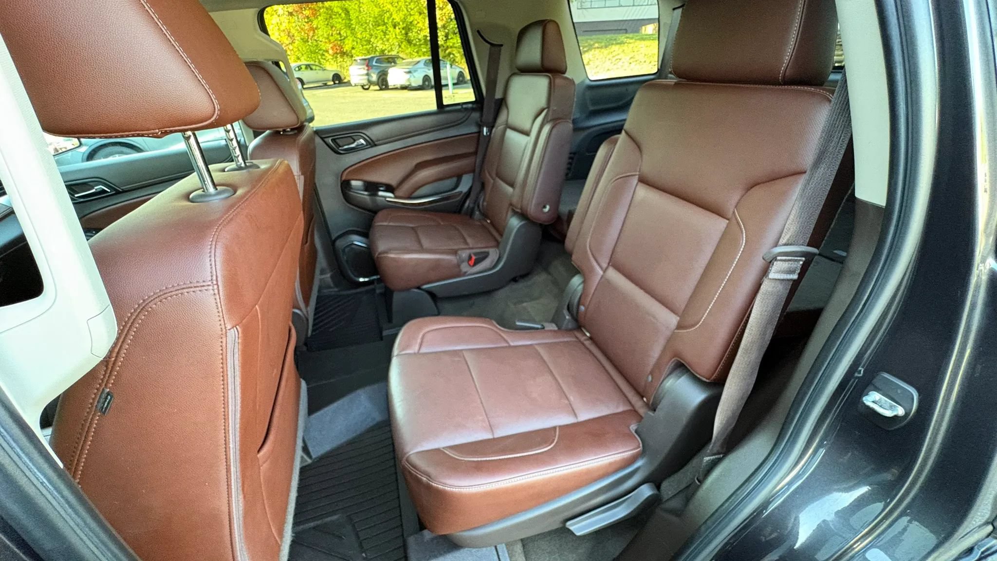 Used 2018 Chevrolet Tahoe Premier AWD/4WD image 25