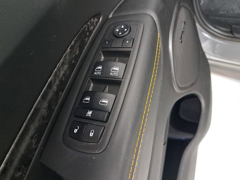 Used 2023 Dodge Durango R/T w/ Hemi Orange Plus Package image 16