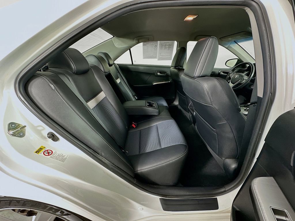 Used 2013 Toyota Camry SE image 30