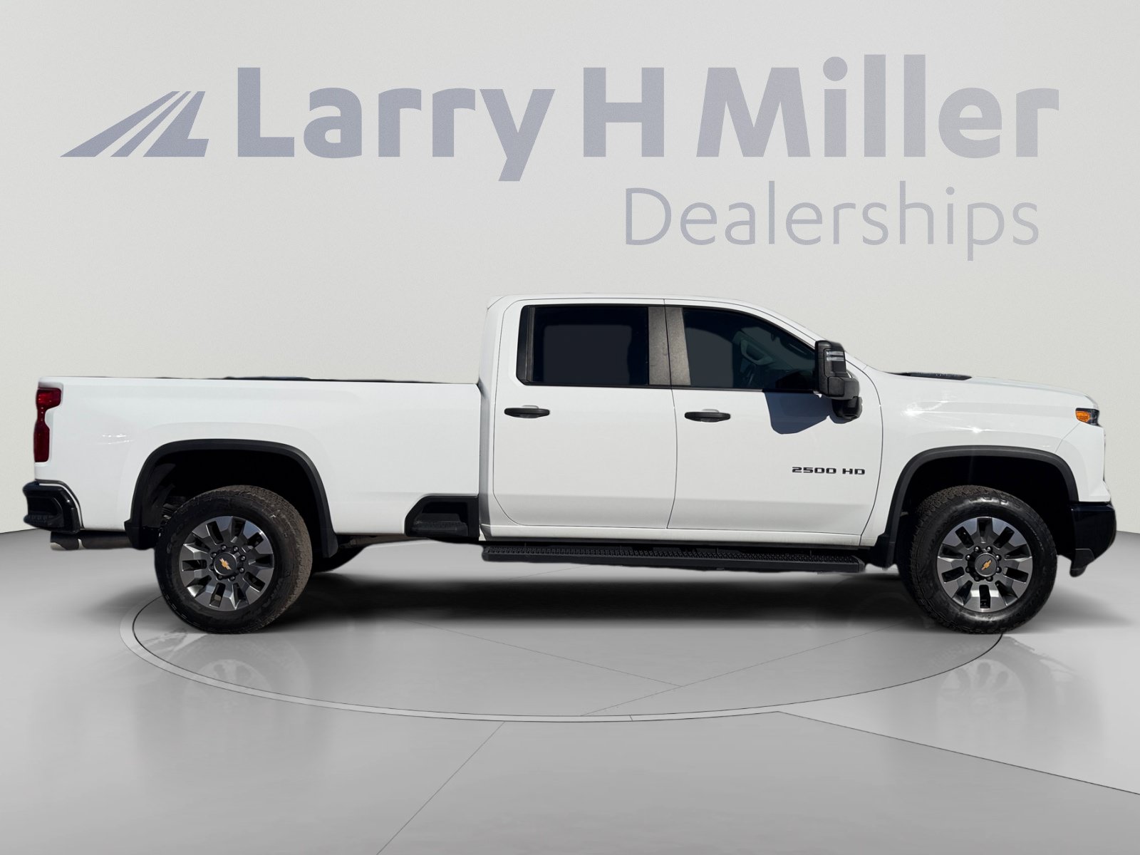 Used 2025 Chevrolet Silverado 2500 Custom w/ Custom Value Package AWD/4WD image 6
