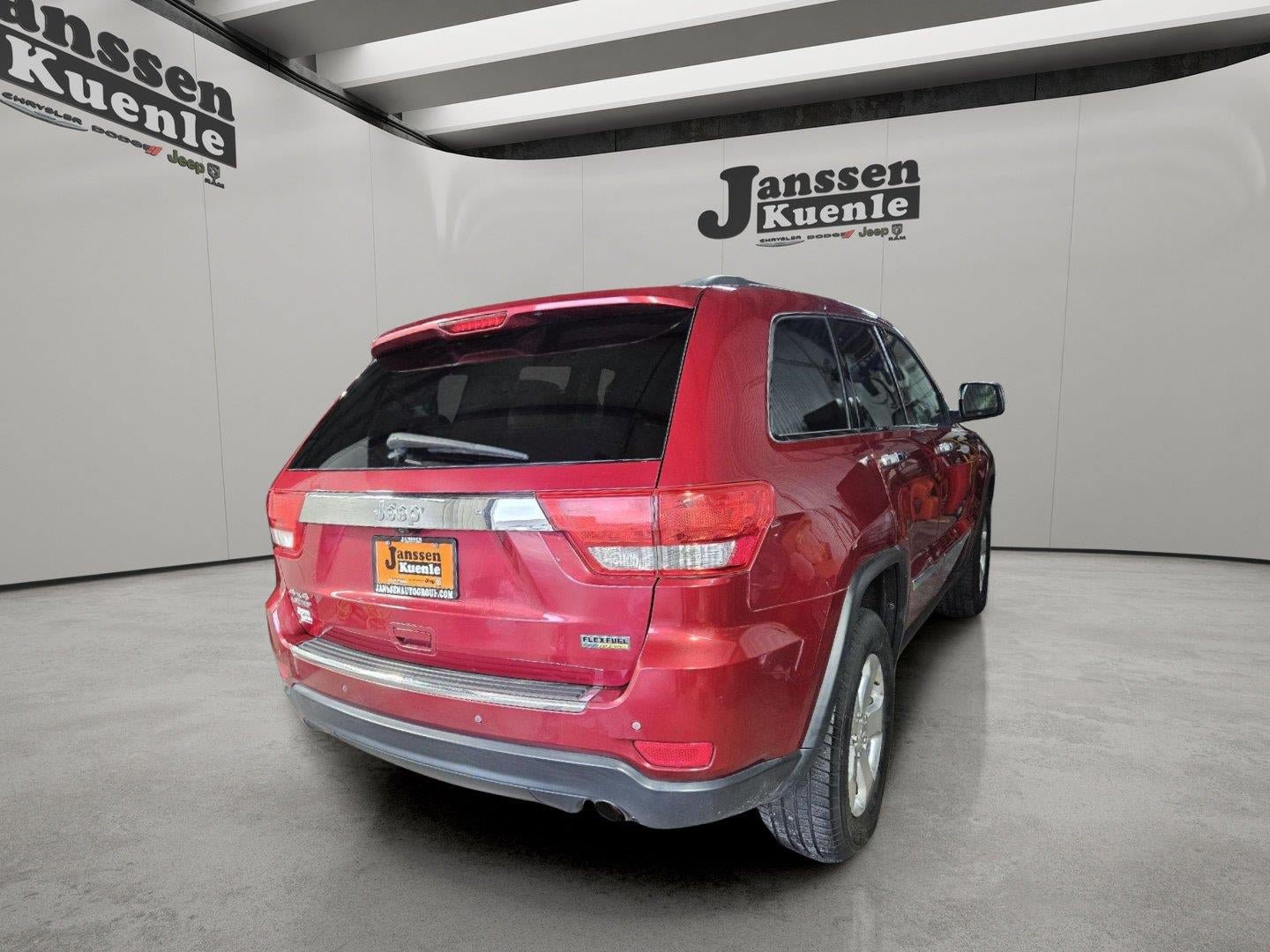Used 2013 Jeep Grand Cherokee Limited AWD/4WD image 3
