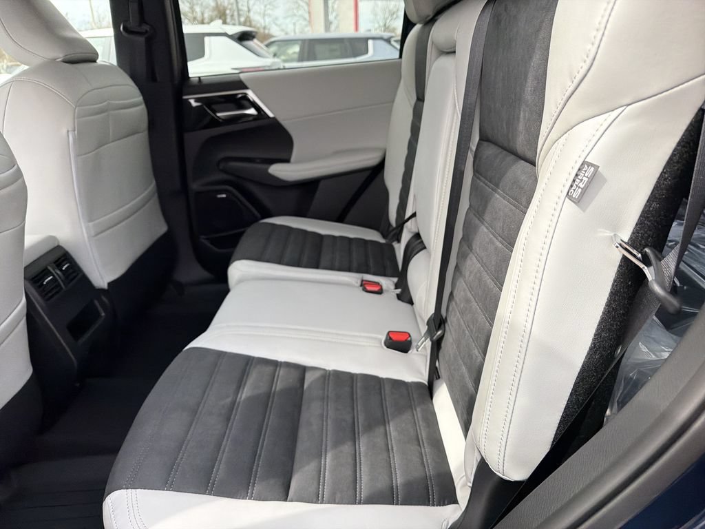 New 2026 Mitsubishi Outlander SE AWD/4WD image 13