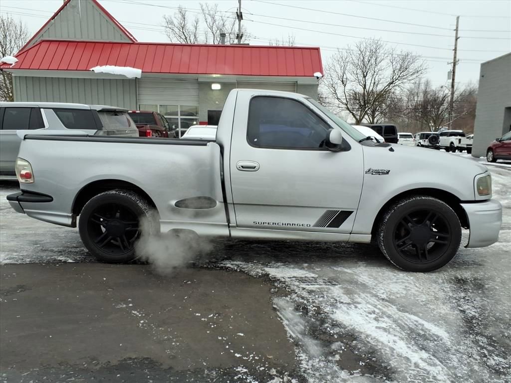 Used 2002 Ford F150 Lightning RWD image 5