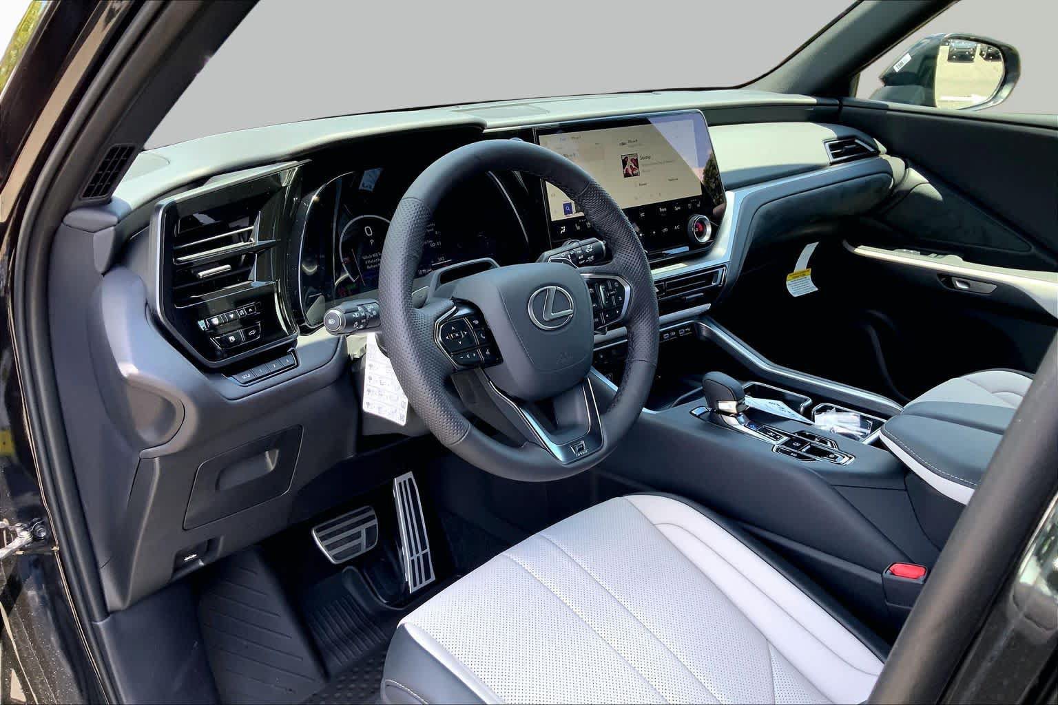New 2026 Lexus TX 500h AWD image 8