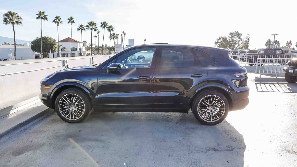 Used 2023 Porsche Cayenne Platinum Edition image 14