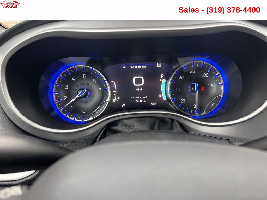 Used 2020 Chrysler Pacifica Touring-L w/ Advanced Safetytec Group FWD image 19