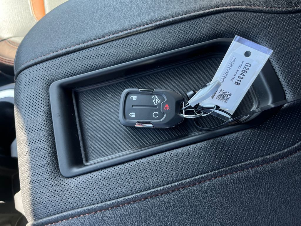 Used 2019 GMC Sierra 1500 AT4 w/ Off Road Performance Package AWD/4WD image 34