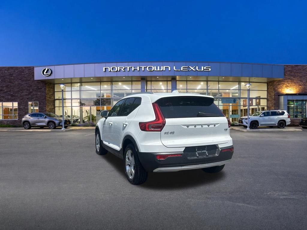Used 2019 Volvo XC40 T5 Momentum AWD/4WD image 22