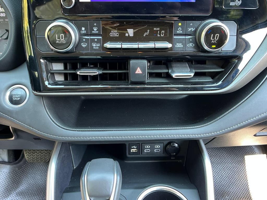 Certified 2024 Toyota Highlander LE AWD/4WD image 17