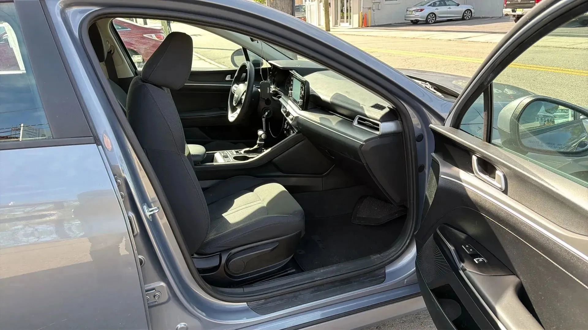 Used 2022 Kia K5 LX FWD image 25