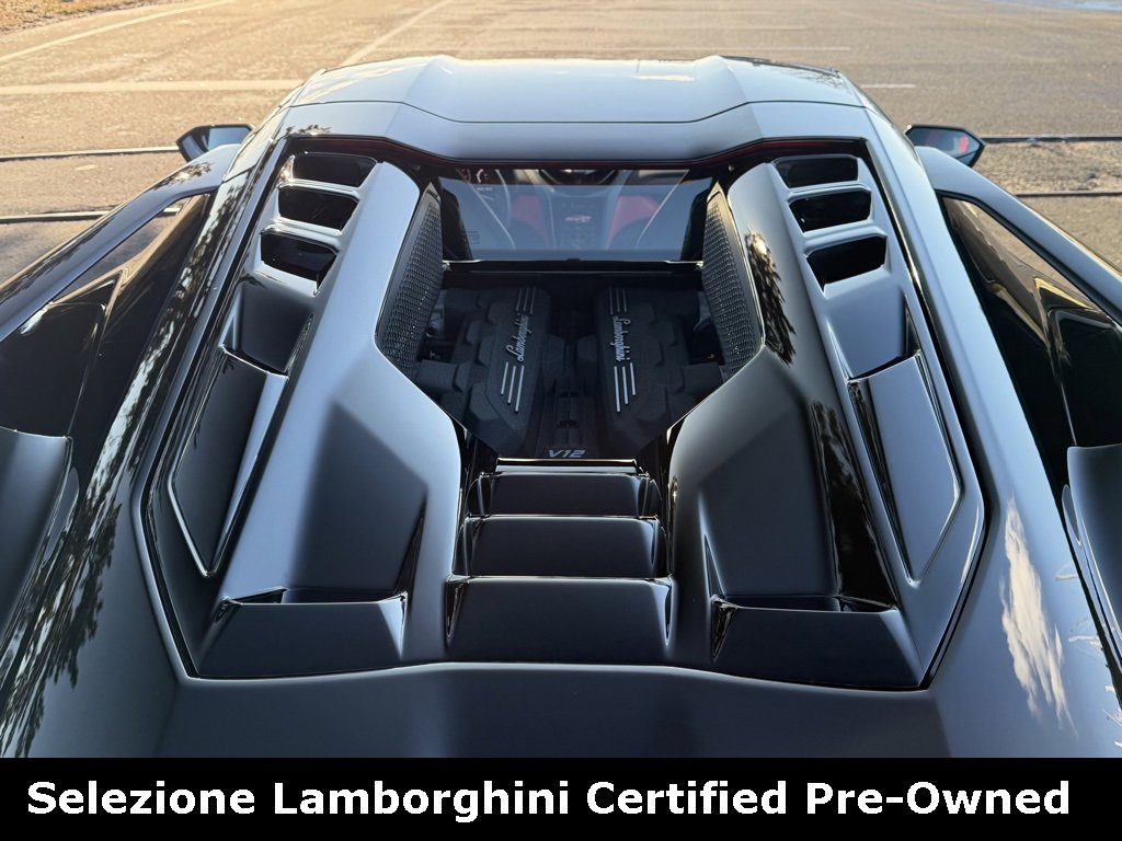 Used 2024 Lamborghini Revuelto image 17