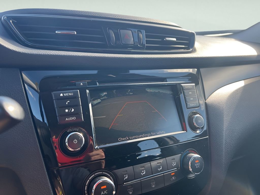 Used 2021 Nissan Rogue Sport S image 22