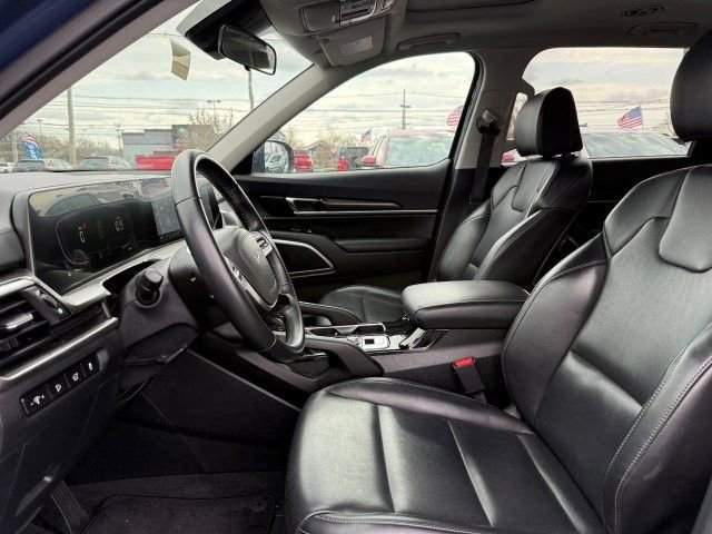 Used 2025 Kia Telluride S FWD image 11