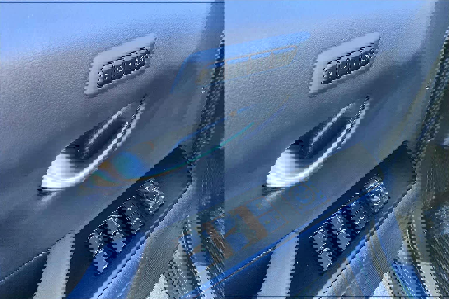 Used 2024 Lexus UX 250h F Sport image 32