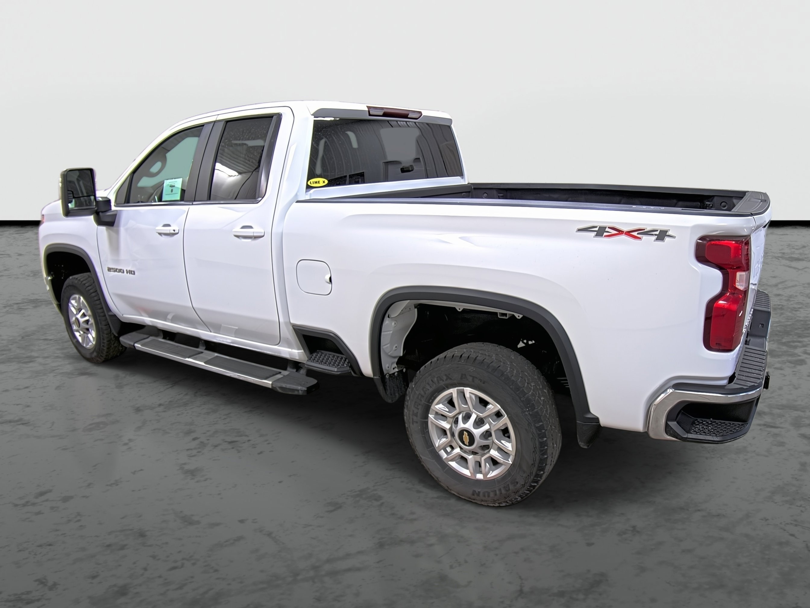 Used 2021 Chevrolet Silverado 2500 LT w/ Snow Plow Prep/Camper Package image 2