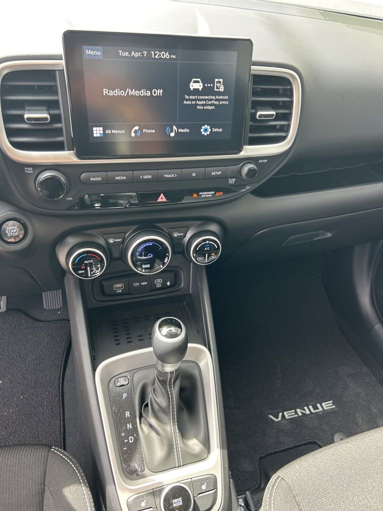 New 2026 Hyundai Venue SEL FWD image 10