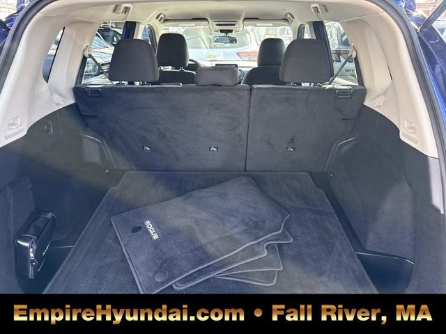 Used 2022 Nissan Rogue SV image 6