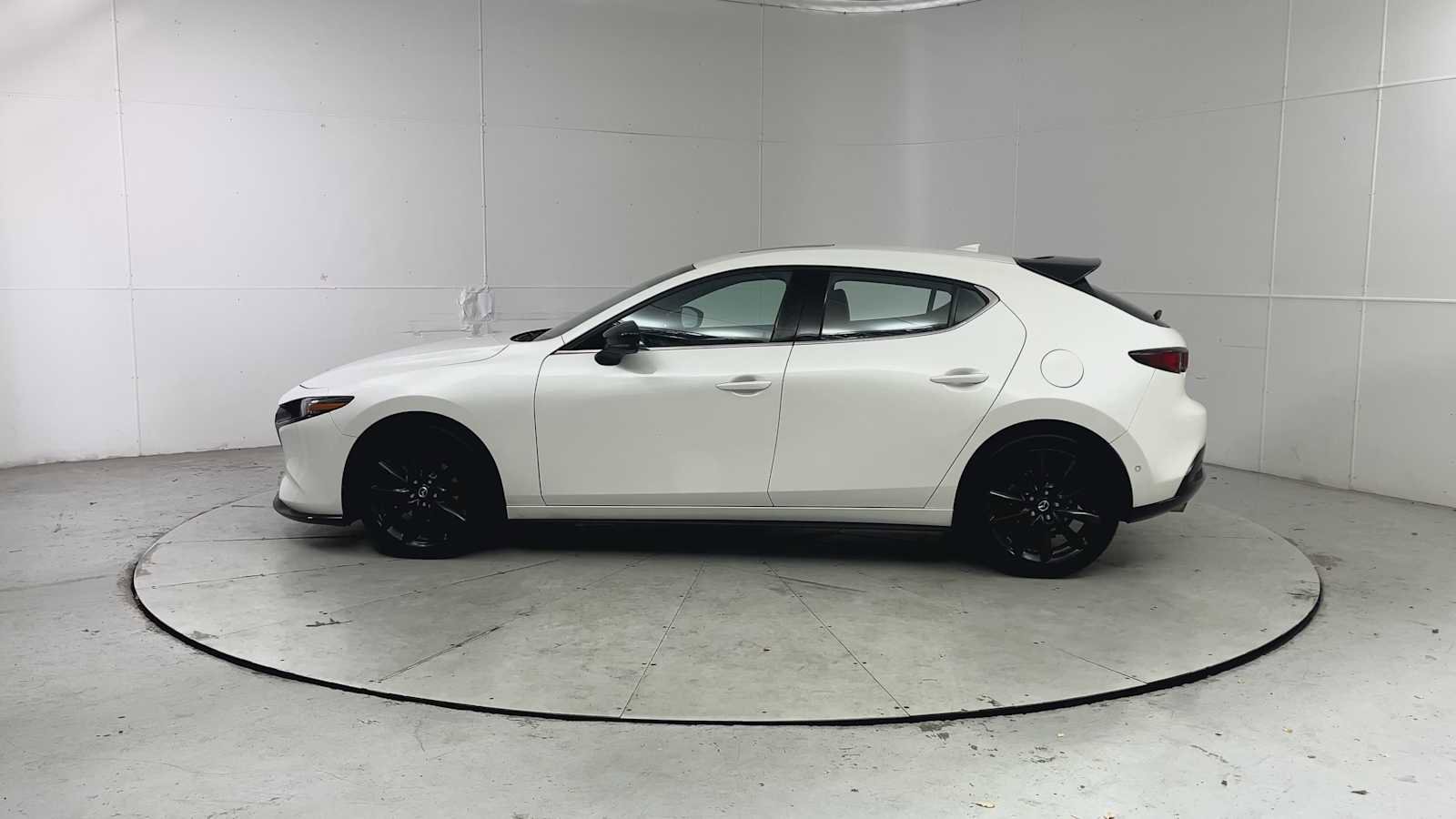 Used 2021 MAZDA MAZDA3 Hatchback w/Premium Plus Pkg AWD/4WD image 5