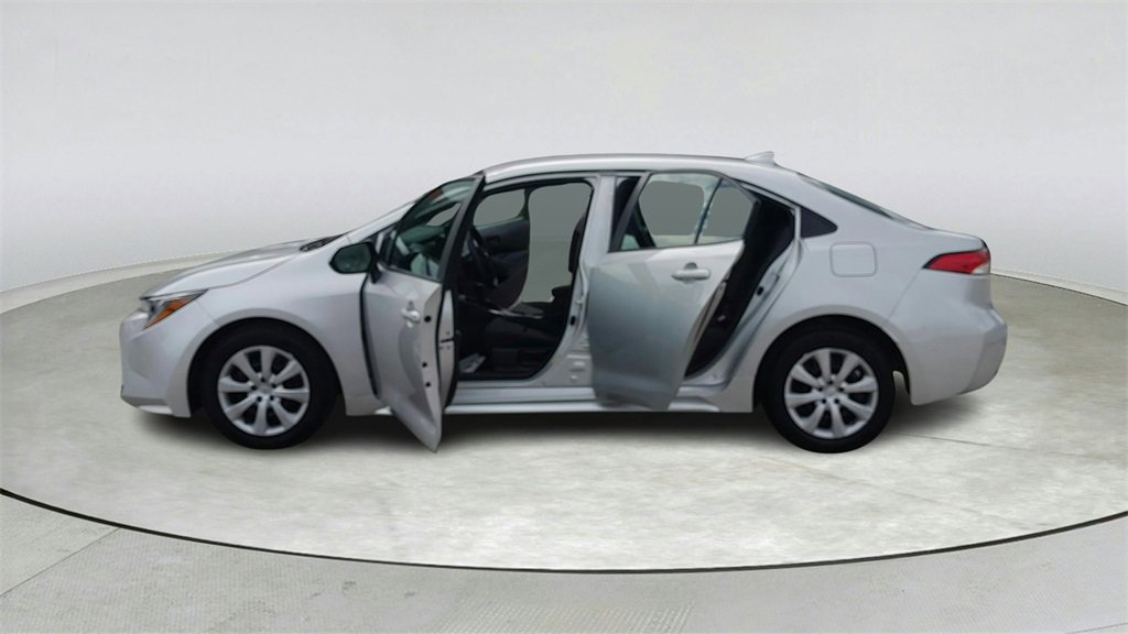 Used 2023 Toyota Corolla LE image 11