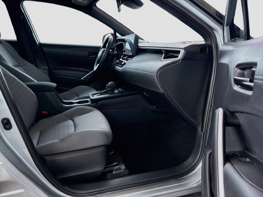 Certified 2026 Toyota Corolla Cross AWD Hybrid w/ Moonroof Package image 19