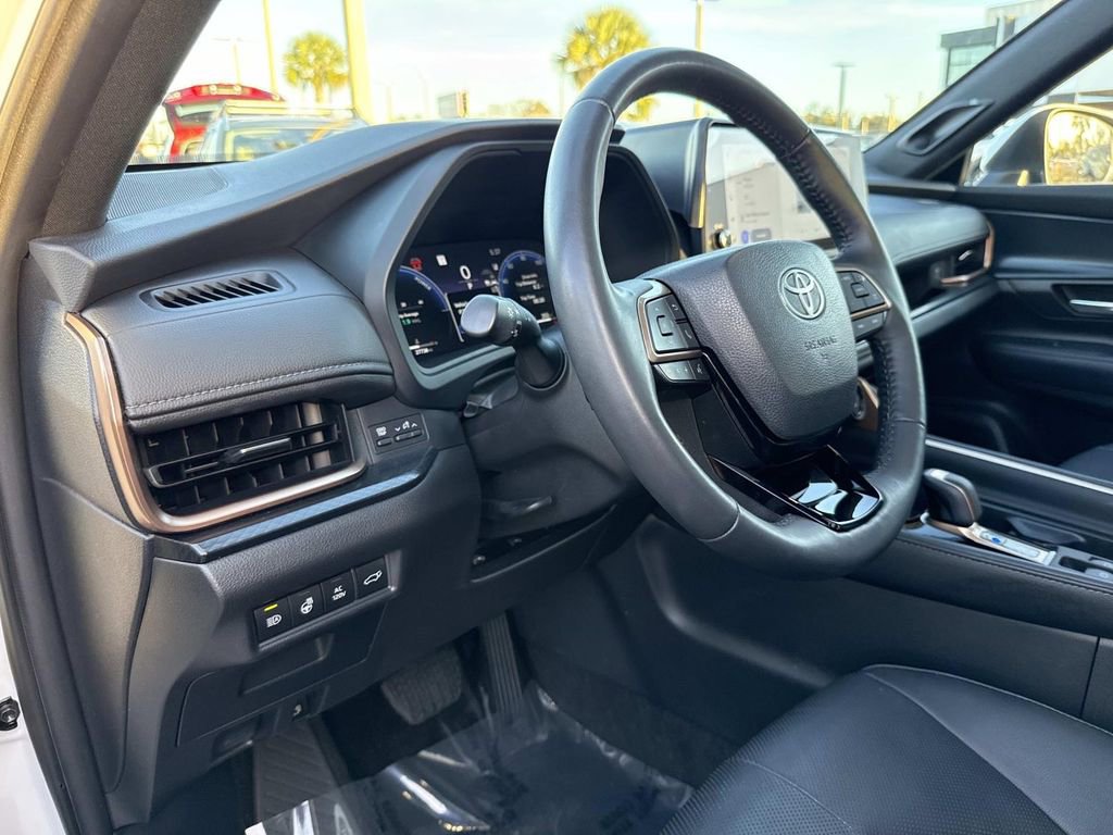 Used 2024 Toyota Grand Highlander AWD Hybrid image 26