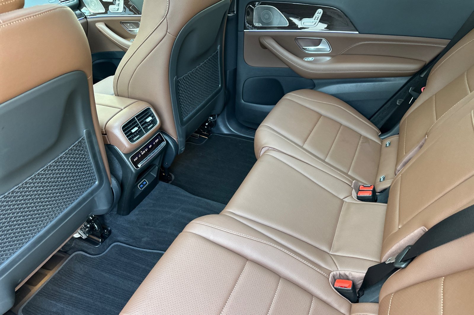 Used 2026 Mercedes-Benz GLS 450 4MATIC image 11