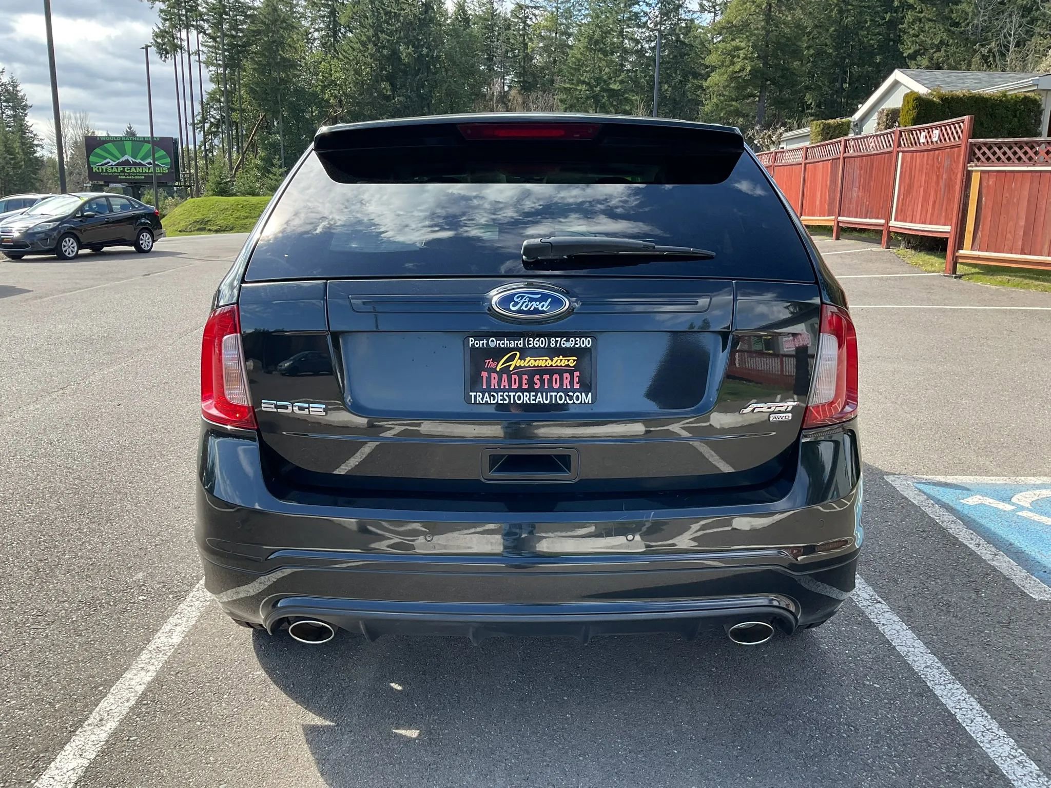 Used 2011 Ford Edge Sport w/ Driver Entry Pkg AWD/4WD image 4