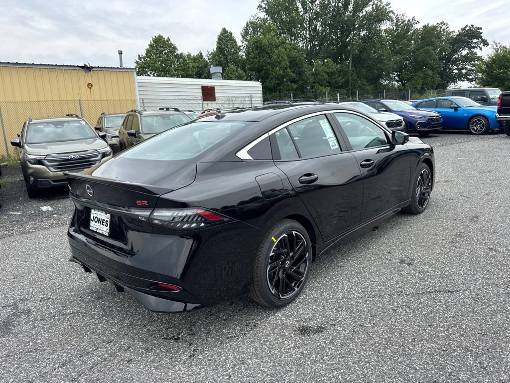 New 2026 Nissan Sentra SR w/ SR Premium Package FWD image 5