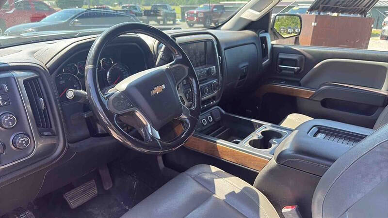 Used 2018 Chevrolet Silverado 1500 LTZ w/ Sport Package AWD/4WD image 8