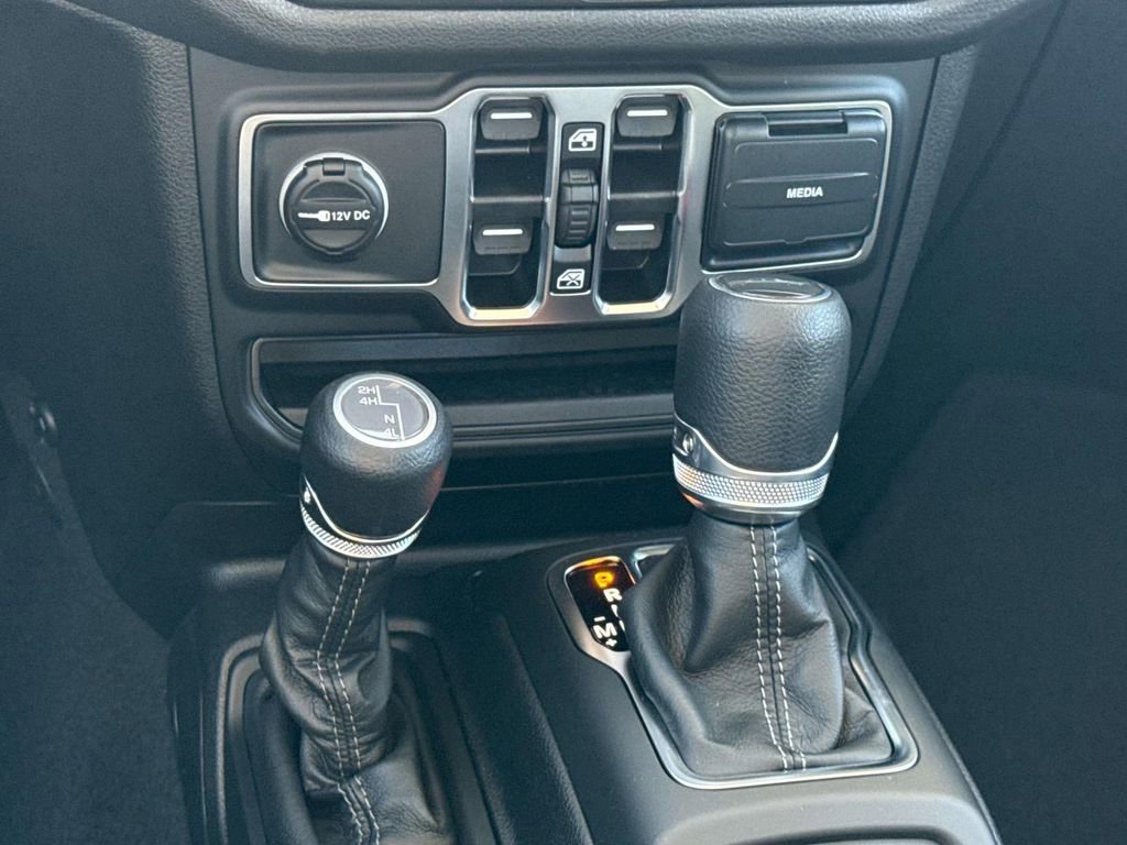 New 2026 Jeep Gladiator Sport AWD/4WD image 19